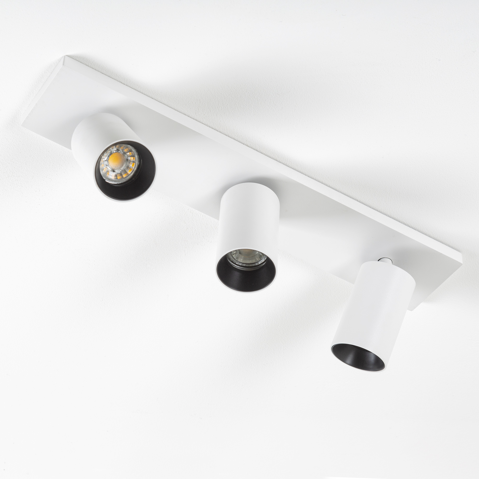 Mila 3 Opbouwspot Wit/Zwart met Smart RGB LED