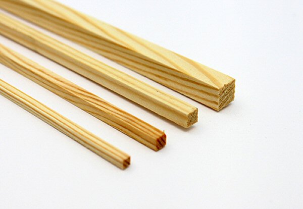 Vuren latje 5x5mm dik - 100cm lang