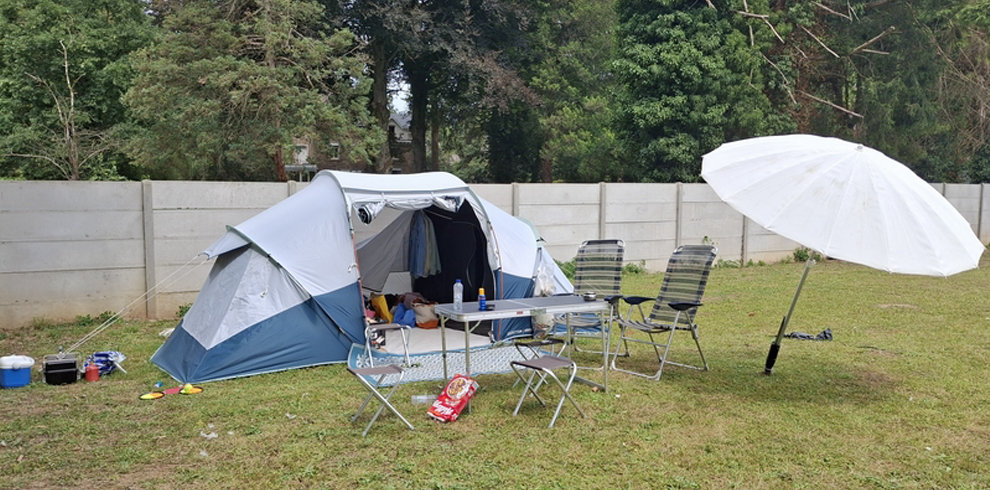Kampeerplaats tent/ caravan/ vouwwagen (1-6 pers.) op 1-ouder camping Au Bord de l'Ourthe