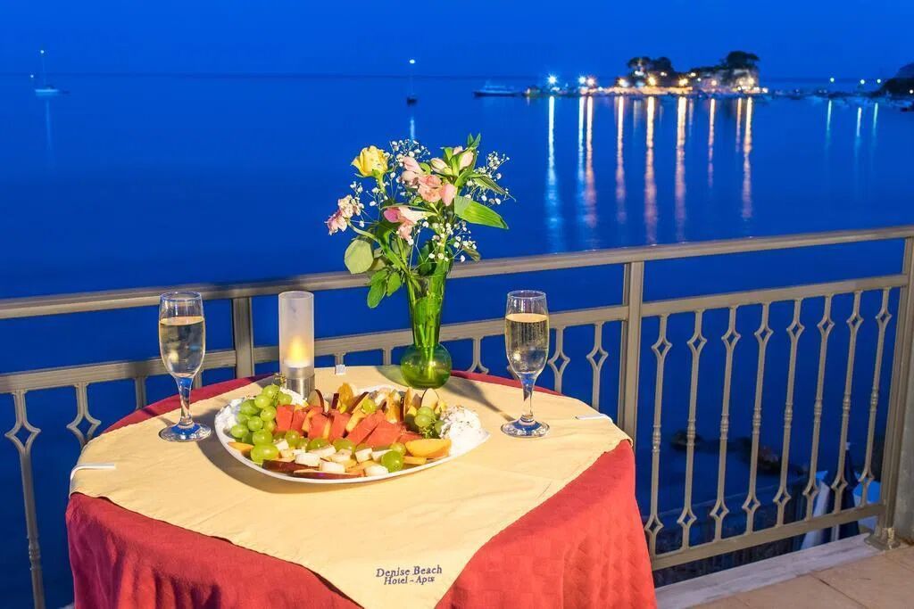 Denise Beach Hotel & Appartementen