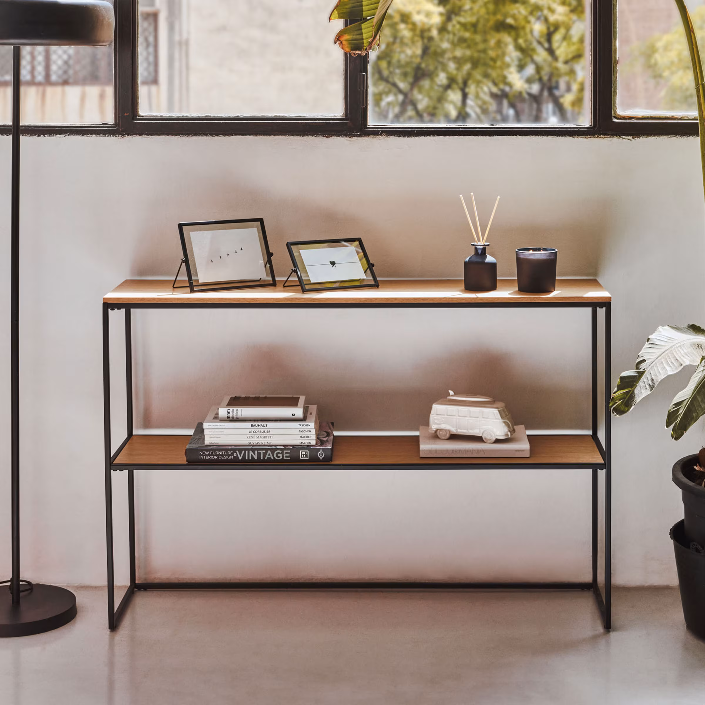 Kave Home Sidetable 'Yoana' Eiken en metaal, 120cm, kleur