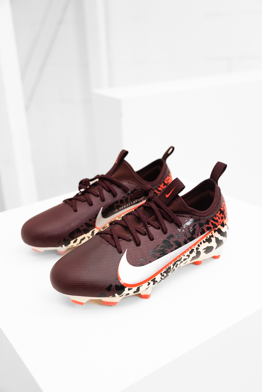 Nike Zoom Mercurial Vapor 16 Academy Junior Bordeauxrood - Maat 36.5 - Kleur: BordeauxRood | Soccerfanshop